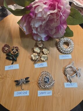 Vintage Signed Bundle Set Lot - Floral, Leaf, Pearl & Fish Brooches - 6 Total
